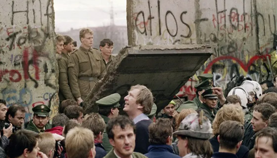 بعد انقسام استمر 45 سنة.. هذه الاتفاقية وحّدت ألمانيا صورة رقم 4