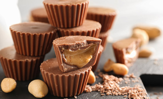 إليكم طريقة تحضير أكواب زبدة الفول السوداني اللذيذة صورة رقم 1