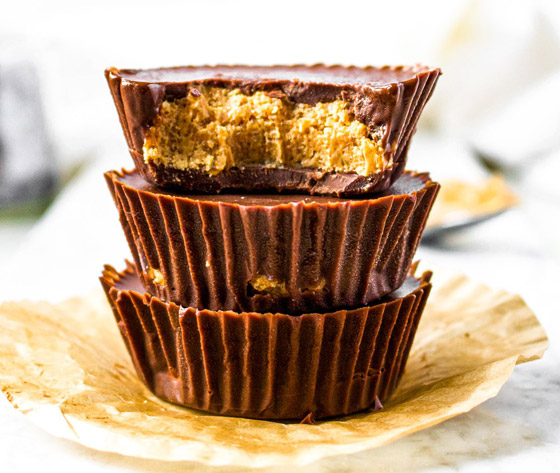 إليكم طريقة تحضير أكواب زبدة الفول السوداني اللذيذة صورة رقم 3