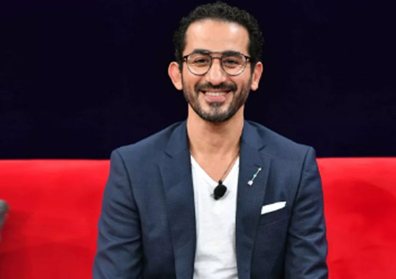 اتهام أحمد حلمي بالإساءة للمصريين بسبب نكتة في مسرحية!  صورة رقم 2