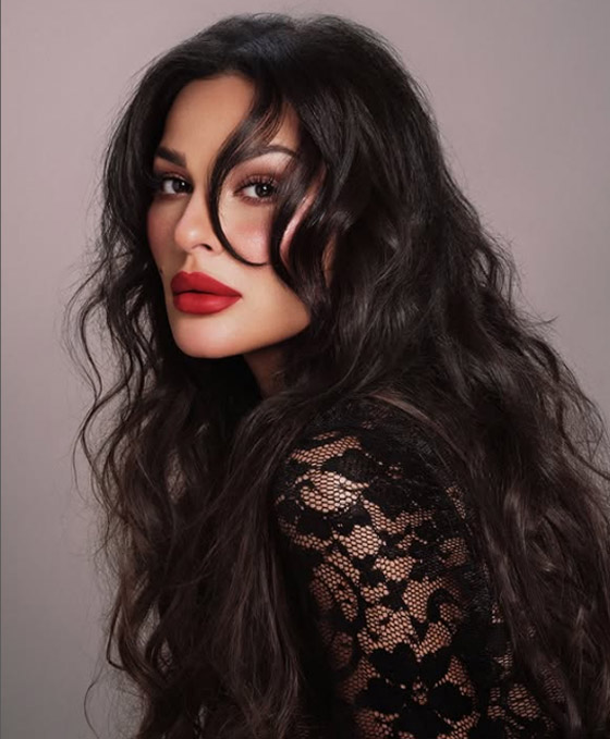 عيد ميلاد نادين نسيب نجيم: ممنوع دخول الرجال ومسلسل صالون زهرة يزيّن الكعكة!  صورة رقم 5