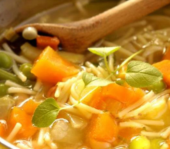 3 فوائد أقل شهرة لتناول المرق الدافئ في الشتاء صورة رقم 5