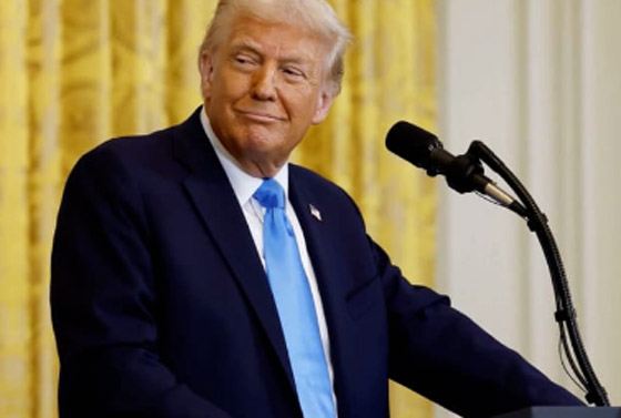 ترامب يقيل مجلس أمناء 