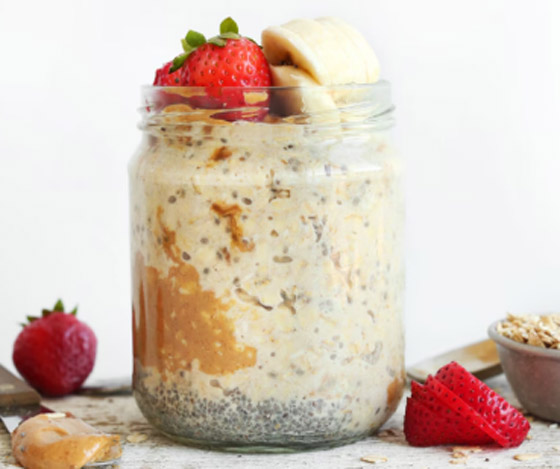 «الشوفان مع الشوكولاتة والتوت».. طبق الطاقة والإشراقة صورة رقم 4