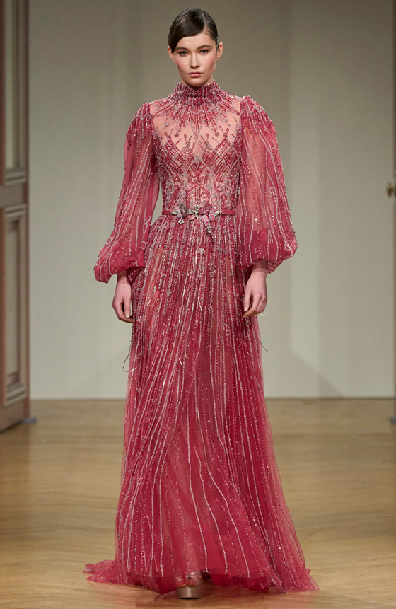 صورة رقم 9 - اختاروا فساتين حمراء موضة 2025 لإطلالة رومانسية في يوم الحب صورة رقم 9 - اختاروا فساتين حمراء موضة 2025 لإطلالة رومانسية في يوم الحب