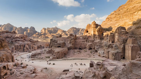 احتفلوا بيوم الحب في أماكن سياحية رومانسية حول العالم العربي.. صور صورة رقم 7