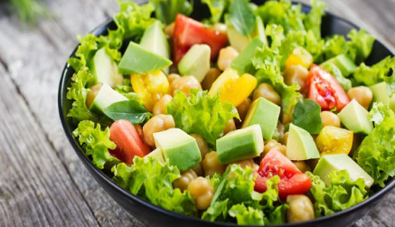 مكونات طبق السلطة الصحي.. إضافات بلاش منها صورة رقم 3