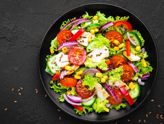 مكونات طبق السلطة الصحي.. إضافات بلاش منها صورة رقم 6