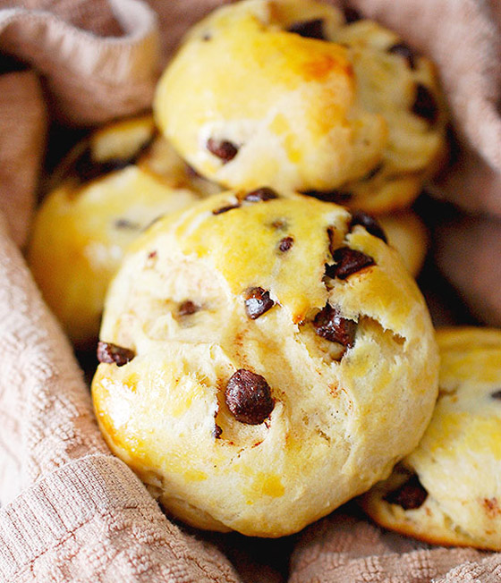 إليكم طريقة تحضير خبز بحبيبات الشوكولاتة.. مميز وطيب صورة رقم 4