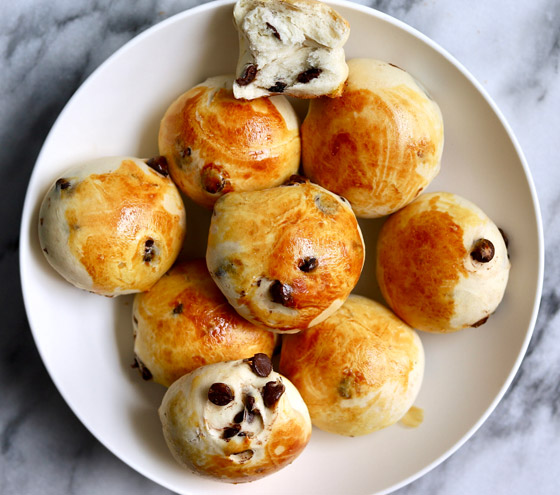 إليكم طريقة تحضير خبز بحبيبات الشوكولاتة.. مميز وطيب صورة رقم 7