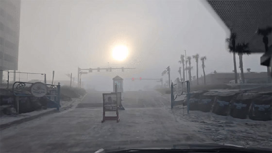 فيديو: ضباب غامض برائحة كيميائية غريبة في فلوريدا يُثير التكهنات صورة رقم 4