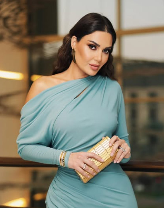 إطلالة جذابه لـ سيرين عبد النور تتألق بالأحمر الجرئ وتكشف: سأبدا بتصميم الأزياء واصابني الغرور صورة رقم 7