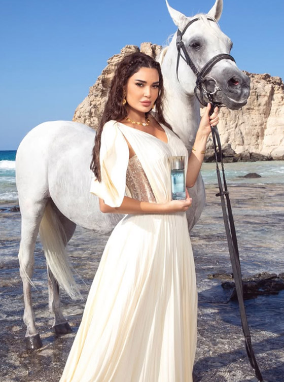 إطلالة جذابه لـ سيرين عبد النور تتألق بالأحمر الجرئ وتكشف: سأبدا بتصميم الأزياء واصابني الغرور صورة رقم 8