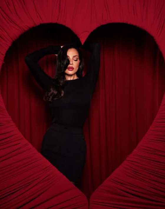 ‏ابنة نادين نسيب نجيم تنافس والدتها بالجمال وخطفت الأنظار  صورة رقم 5