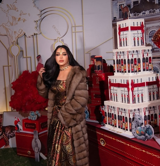 مبارك الهاجري يفاجئ أحلام بالورود والهدايا وعيد ميلاد رومانسي والفنانة تؤكد: أنا وهو روح وجسد واحد! صورة رقم 5