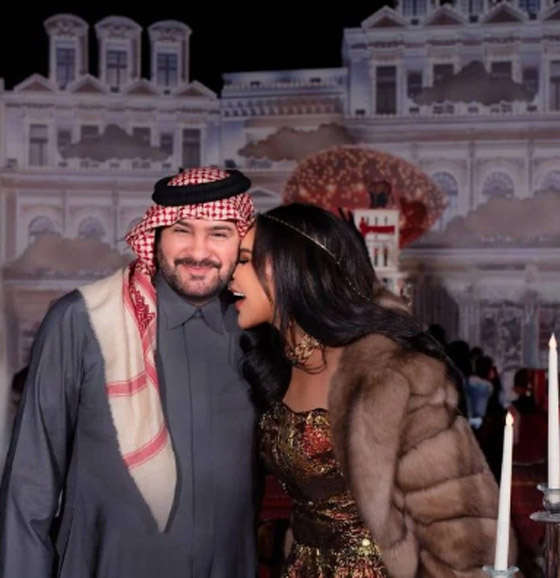 مبارك الهاجري يفاجئ أحلام بالورود والهدايا وعيد ميلاد رومانسي والفنانة تؤكد: أنا وهو روح وجسد واحد! صورة رقم 8