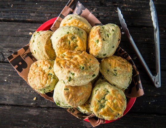 إليكم طريقة فطاير كرات الزعتر الأخضر.. بسيطة وشهية صورة رقم 6