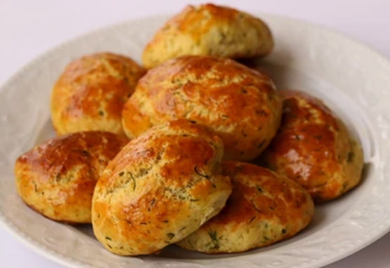 إليكم طريقة فطاير كرات الزعتر الأخضر.. بسيطة وشهية صورة رقم 5