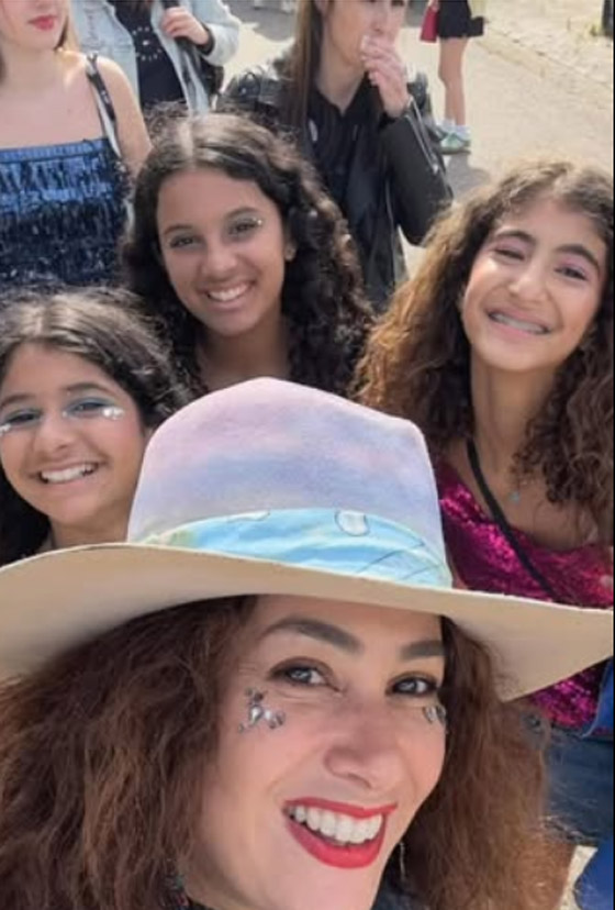 هند صبري مع ابنتها ليلى في مشهد طريف: هش هش! صورة رقم 3