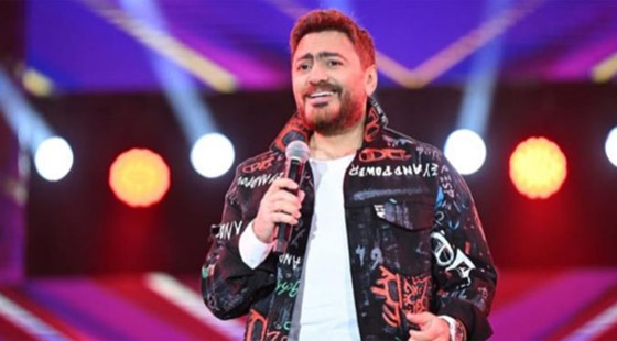 تامر حسني يتفاعل مع شاب من الجمهور كان مع حبيبته.. ماذا حدث بينهما؟ صورة رقم 1