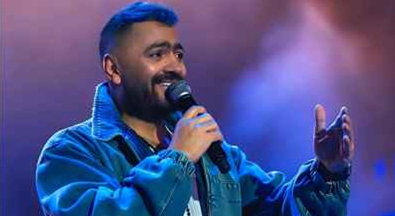 تامر حسني يتفاعل مع شاب من الجمهور كان مع حبيبته.. ماذا حدث بينهما؟ صورة رقم 8