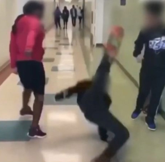 قصص مأساوية بسبب تحديات (تيك توك) من استنشاق مواد خطيرة للحرق والغرق والوفاة! صورة رقم 3 قصص مأساوية بسبب تحديات (تيك توك) من استنشاق مواد خطيرة للحرق والغرق والوفاة! صورة رقم 3