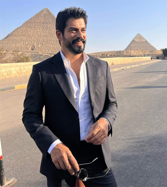 أبرز 9 نجوم عالميين زاروا الأهرامات وانبهروا بها.. صورة رقم 5