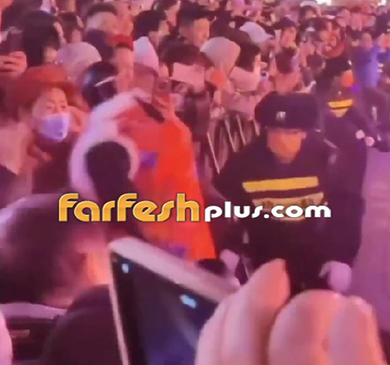 فيديو صادم: روبوت غريب الوجه يُهاجم المارة ويثير الجدل في الصين صورة رقم 5