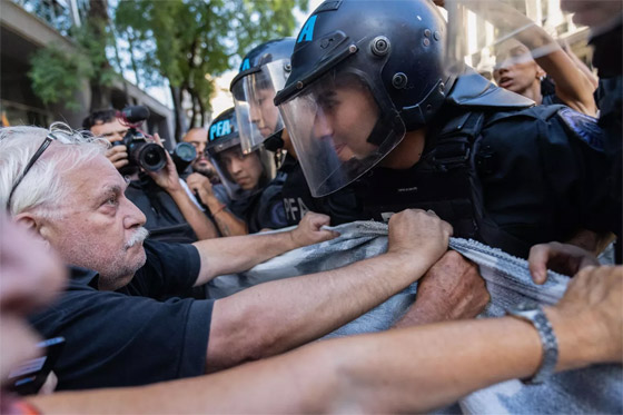 باقة من الصور الطريفة سجلتها عدسات الكاميرات لأحداث هذا الأسبوع صورة رقم 2