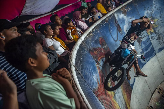 باقة من الصور الطريفة سجلتها عدسات الكاميرات لأحداث هذا الأسبوع صورة رقم 16