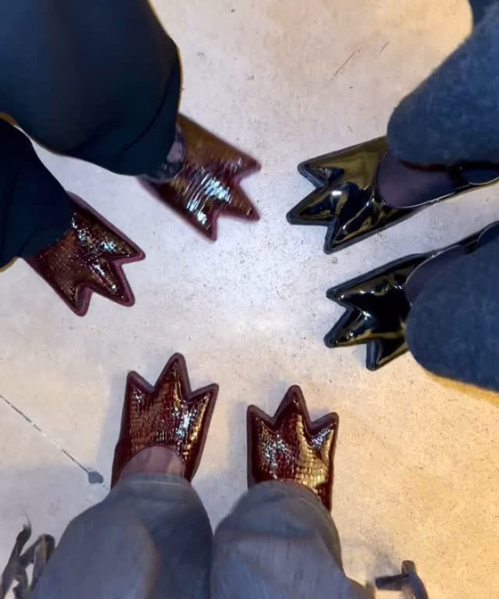 صورة رقم 9 - بالصور: أغرب صيحات الأحذية المبتكرة في عالم الموضة صورة رقم 9 - بالصور: أغرب صيحات الأحذية المبتكرة في عالم الموضة