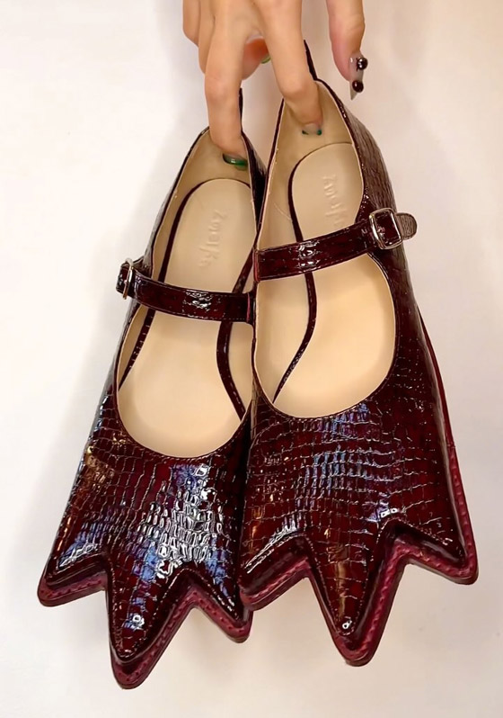 صورة رقم 16 - بالصور: أغرب صيحات الأحذية المبتكرة في عالم الموضة صورة رقم 16 - بالصور: أغرب صيحات الأحذية المبتكرة في عالم الموضة