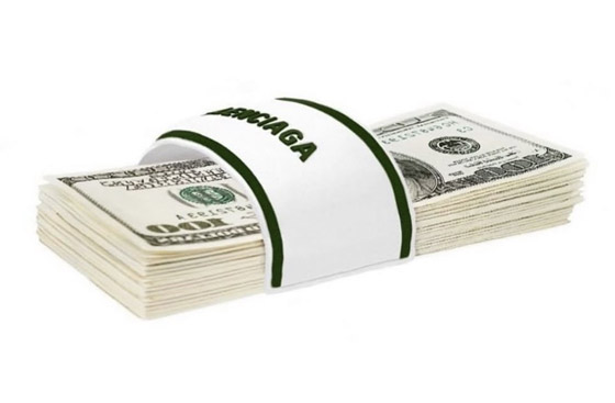 صورة رقم 22 - بالصور: أغرب صيحات الأحذية المبتكرة في عالم الموضة صورة رقم 22 - بالصور: أغرب صيحات الأحذية المبتكرة في عالم الموضة