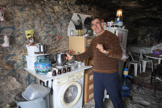 مواطن تركي يختار العيش في كهف منذ عام 2023.. لماذا؟ صورة رقم 6