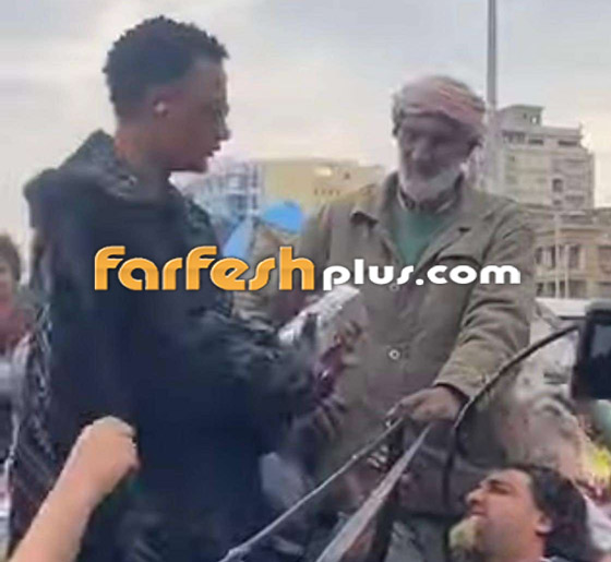 محمد رمضان يجبر بخاطر الفقراء: فاجأ طفلا صبي ميكانيكي وعجوزا جامع قمامة بـ100 ألف جنيه لكل منهما! صورة رقم 8