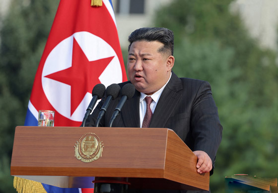 زعيم كوريا الشمالية كيم جونغ أون يريد 