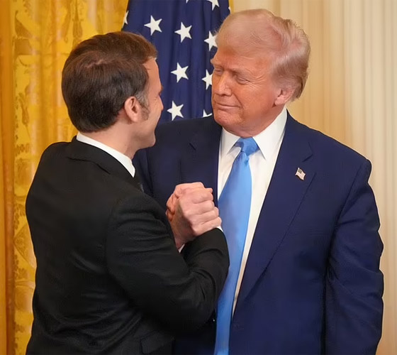 مصافحات غريبة وعنيفة بين ترامب وماكرون.. فماذا تكشف لغة الجسد؟ صورة رقم 2