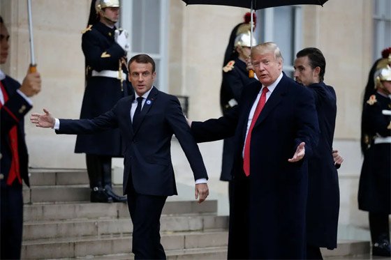 مصافحات غريبة وعنيفة بين ترامب وماكرون.. فماذا تكشف لغة الجسد؟ صورة رقم 8