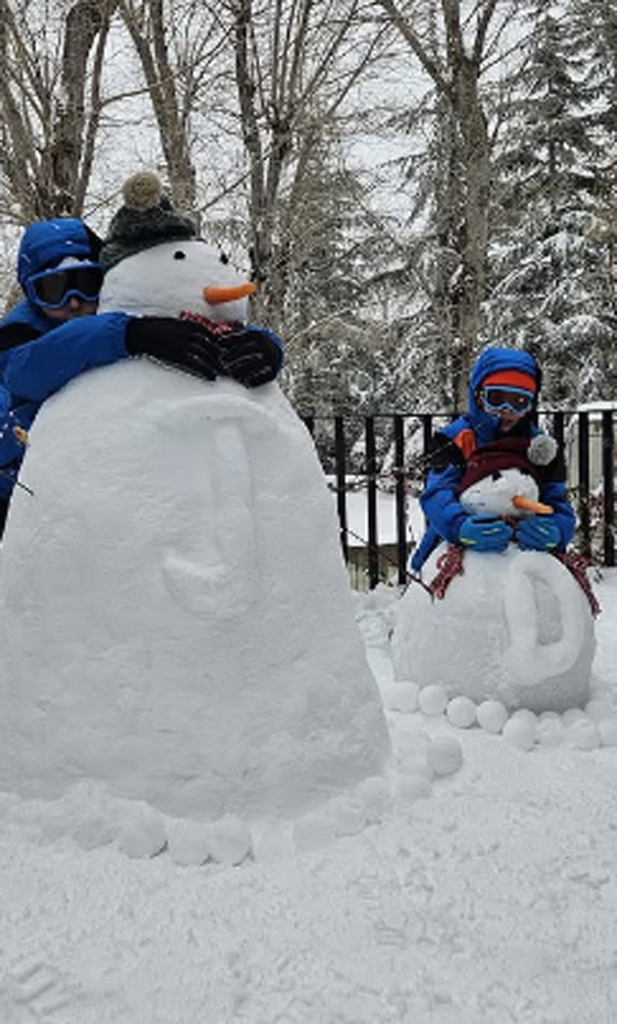 ميريام فارس تستمتع مع طفليها على الثلج.. لقطات مميزة صورة رقم 7