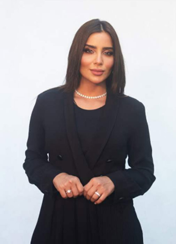 اعتداء برمي ماء النار على وجه الإعلامية العراقية نور الخفاجي وسط بغداد صورة رقم 8