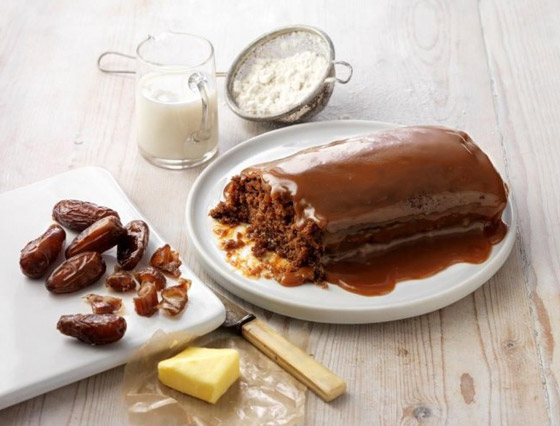 إليكم طريقة تحضير كعكة التمر بصوص التوفي الشهية صورة رقم 1