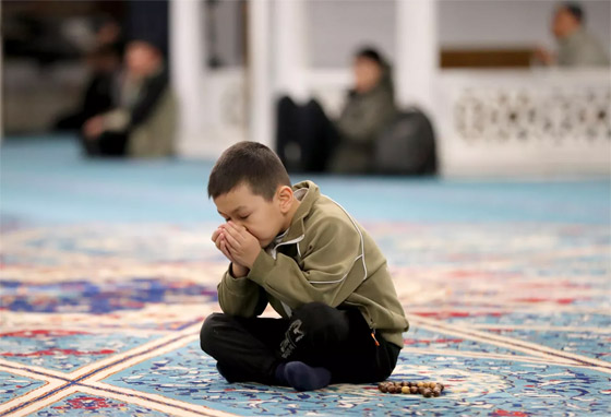 بالصور: كيف استقبل العالم شهر رمضان المبارك..؟ صورة رقم 2 بالصور: كيف استقبل العالم شهر رمضان المبارك..؟ صورة رقم 2