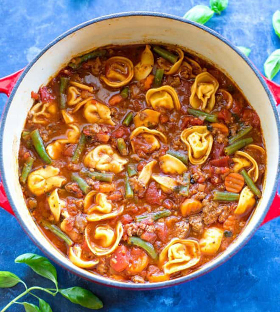 إليكم طريقة تحضير شوربة الفاصوليا والتورتيليني الإيطالية بالجبنة صورة رقم 2