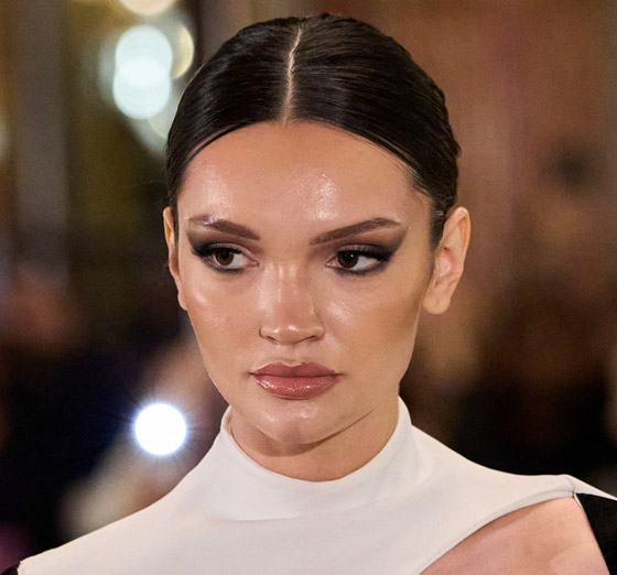 صورة رقم 6 - احتفلي بجمالك في يوم المرأة العالمي بصيحات مكياج ساحرة موضة 2025 صورة رقم 6 - احتفلي بجمالك في يوم المرأة العالمي بصيحات مكياج ساحرة موضة 2025