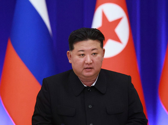 زعيم كوريا الشمالية يتوعد: غواصاتنا النووية تصل لأي مكان بلا قيود! صورة رقم 7 زعيم كوريا الشمالية يتوعد: غواصاتنا النووية تصل لأي مكان بلا قيود! صورة رقم 7