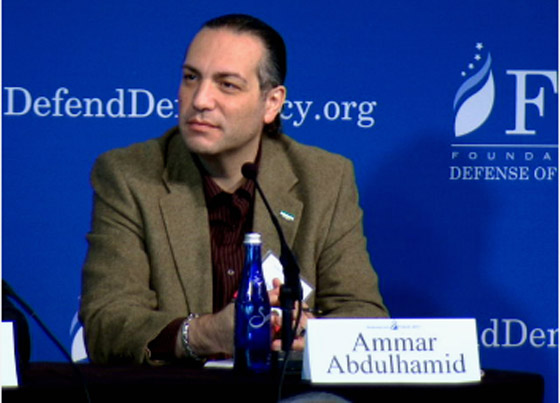 منى واصف تلتقي بابنها الذي غادر سوريا قبل 20 عاماً لمعارضته النظام صورة رقم 3