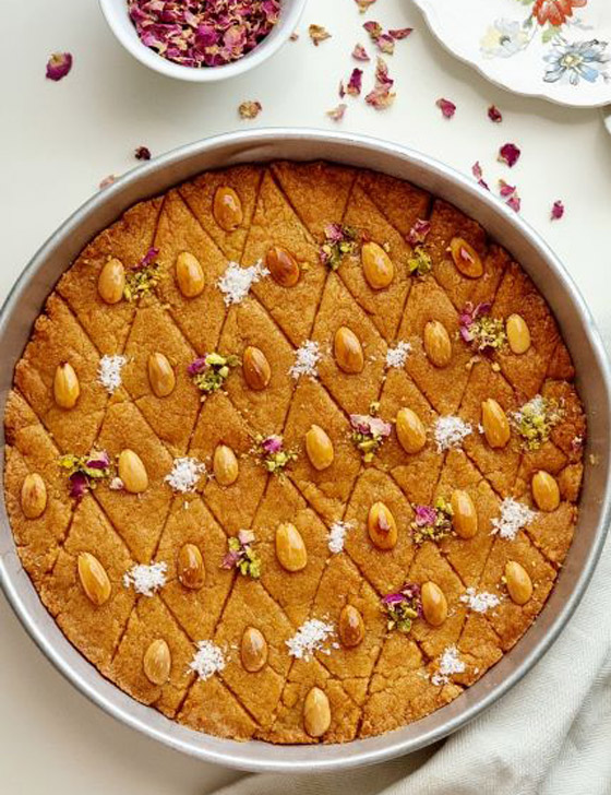 صورة رقم 3 - إليكم طريقة تحضير البسبوسة بالقهوة التقليدية والطيبة صورة رقم 3 - إليكم طريقة تحضير البسبوسة بالقهوة التقليدية والطيبة