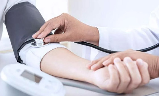 4 أسباب خفية لارتفاع ضغط الدم ونصائح للسيطرة عليه صورة رقم 1