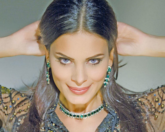 دومينيك حوراني تفجّر مفاجأة وتعلن إسلامها: اقتنعت بالدين الإسلامي والقرآن والحمد لله.. صورة رقم 6