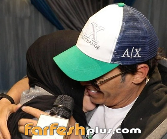 بعد خروجه من السجن بقضية مخدرات، سعد الصغير يُقبَل قدم زوجته ونقابة الموسيقيين تشطب عضويته صورة رقم 3